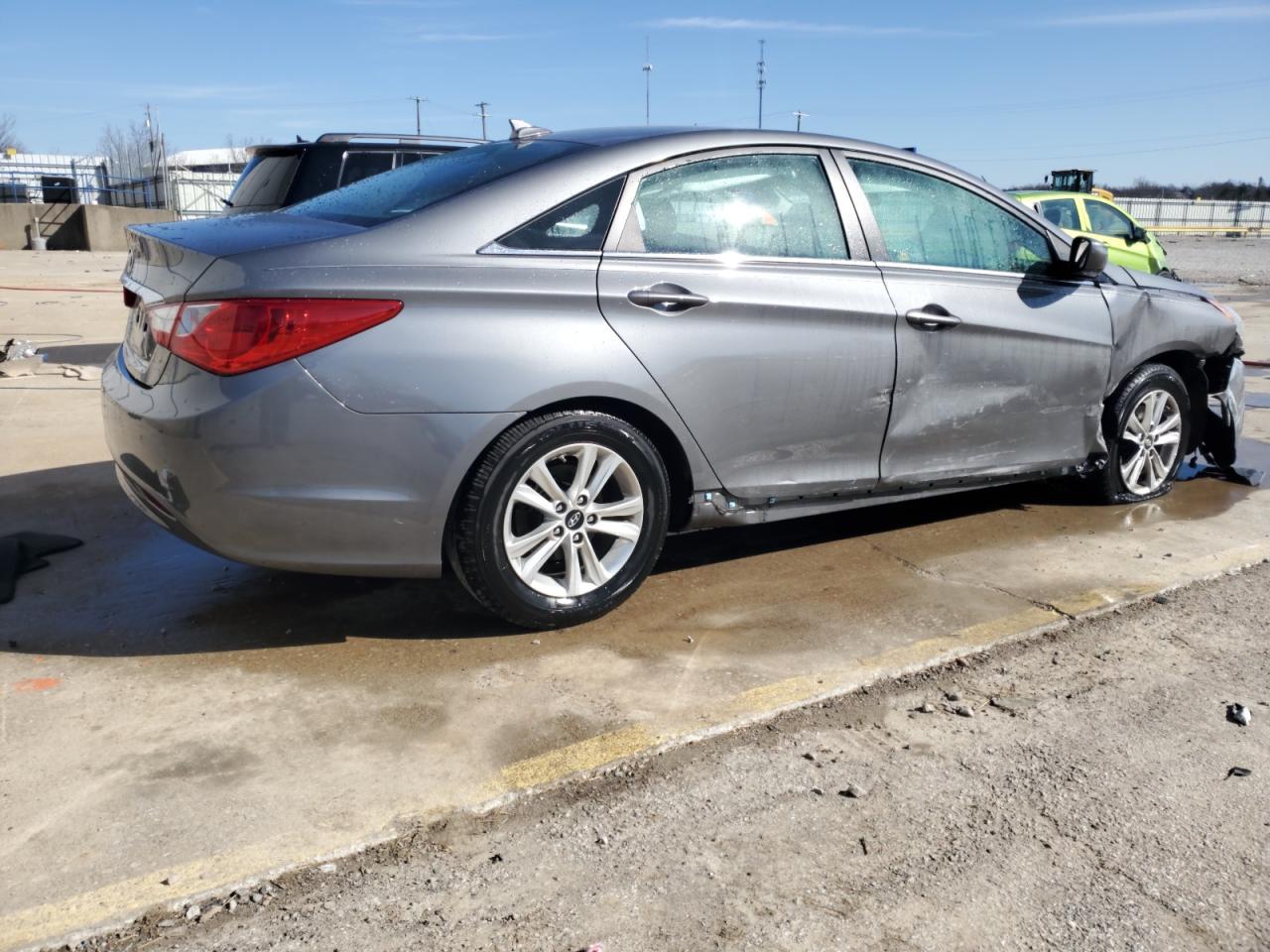 2013 Hyundai Sonata - Image 3