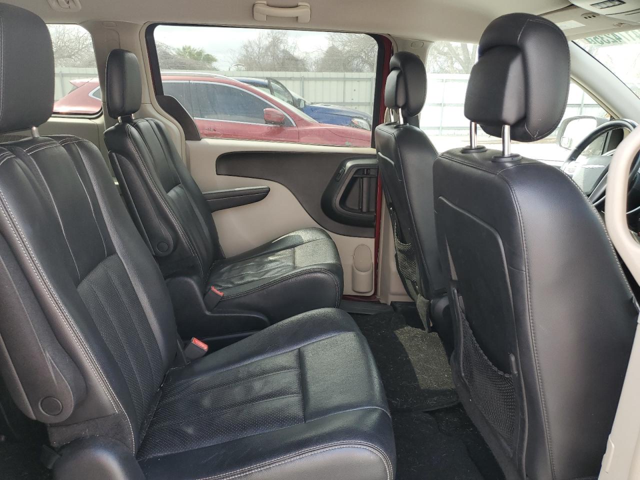 2012 Chrysler Town & Country - Image 11