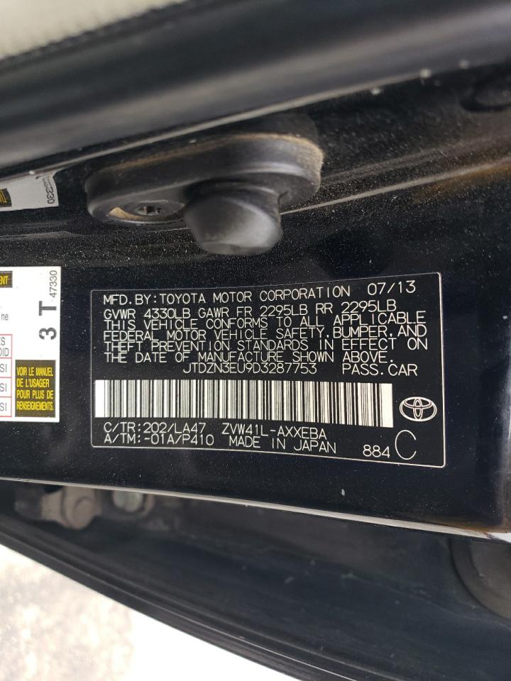 2013 Toyota Prius - Image 16