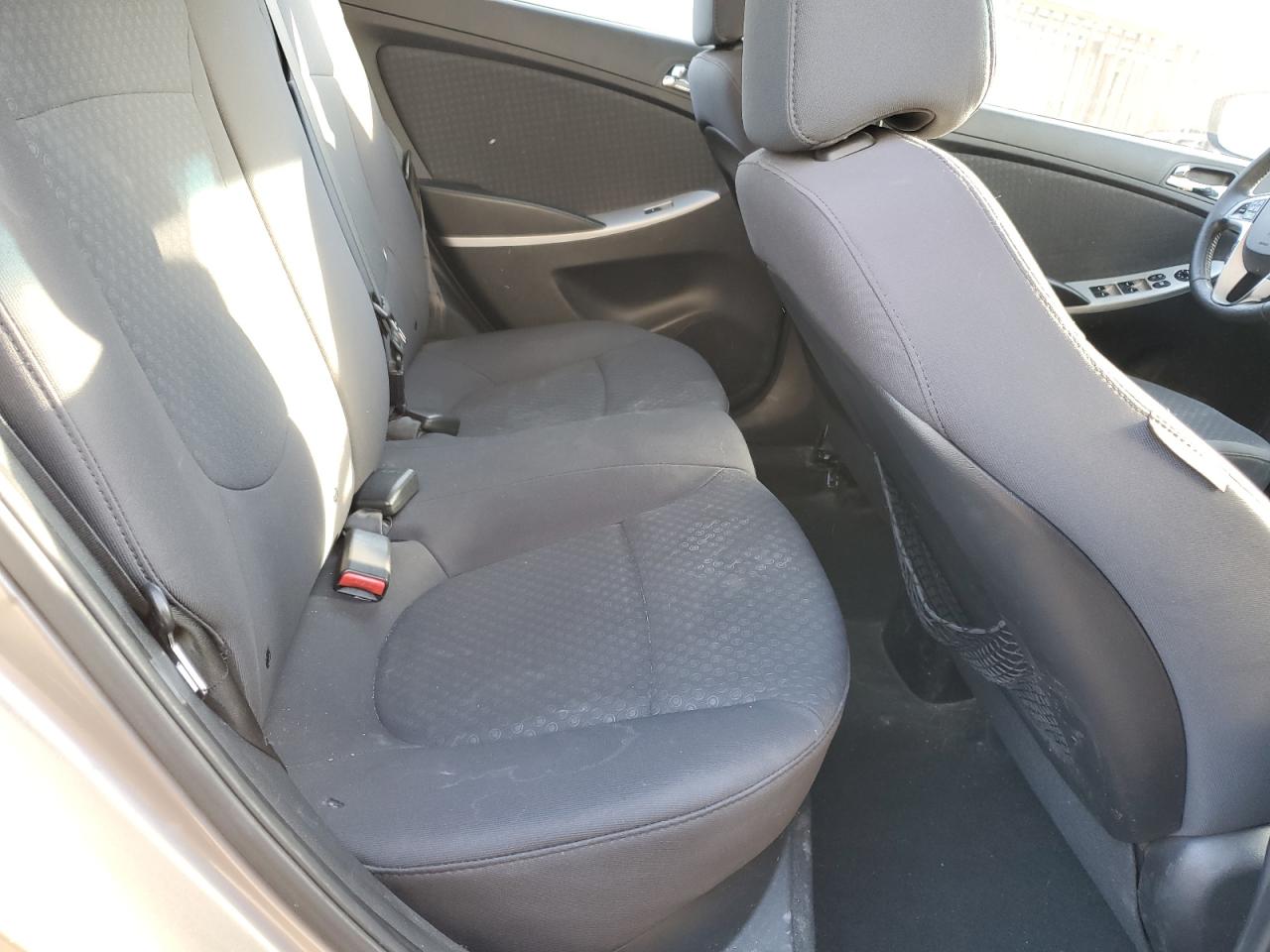 2013 Hyundai Accent - Image 10