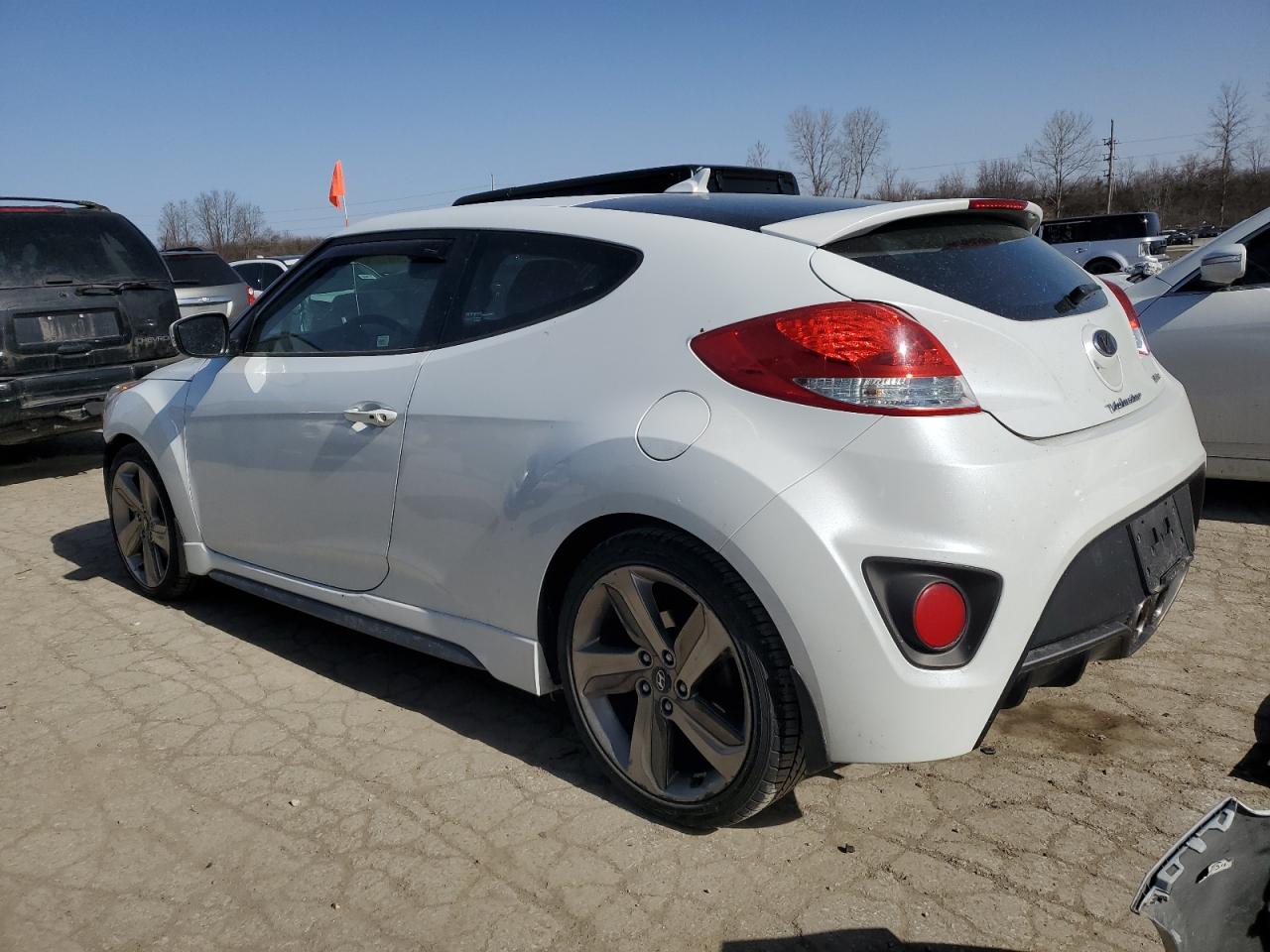 2013 Hyundai Veloster - Image 2