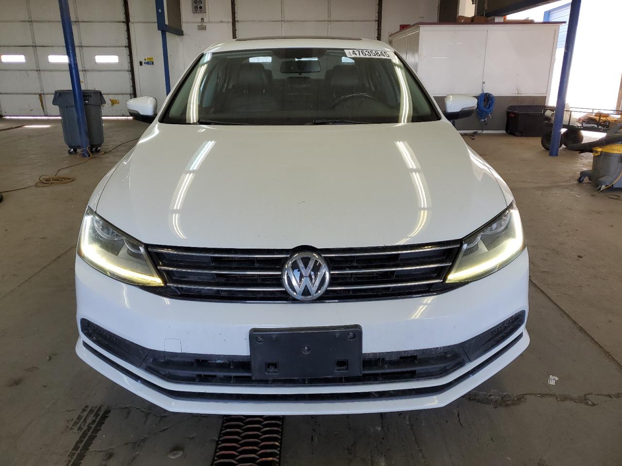 2017 Volkswagen Jetta - Image 5