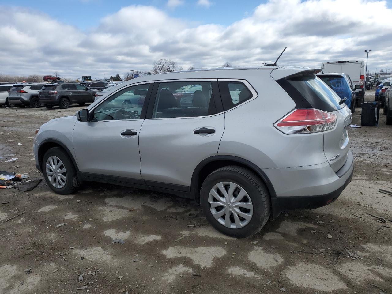 2016 Nissan Rogue - Image 2