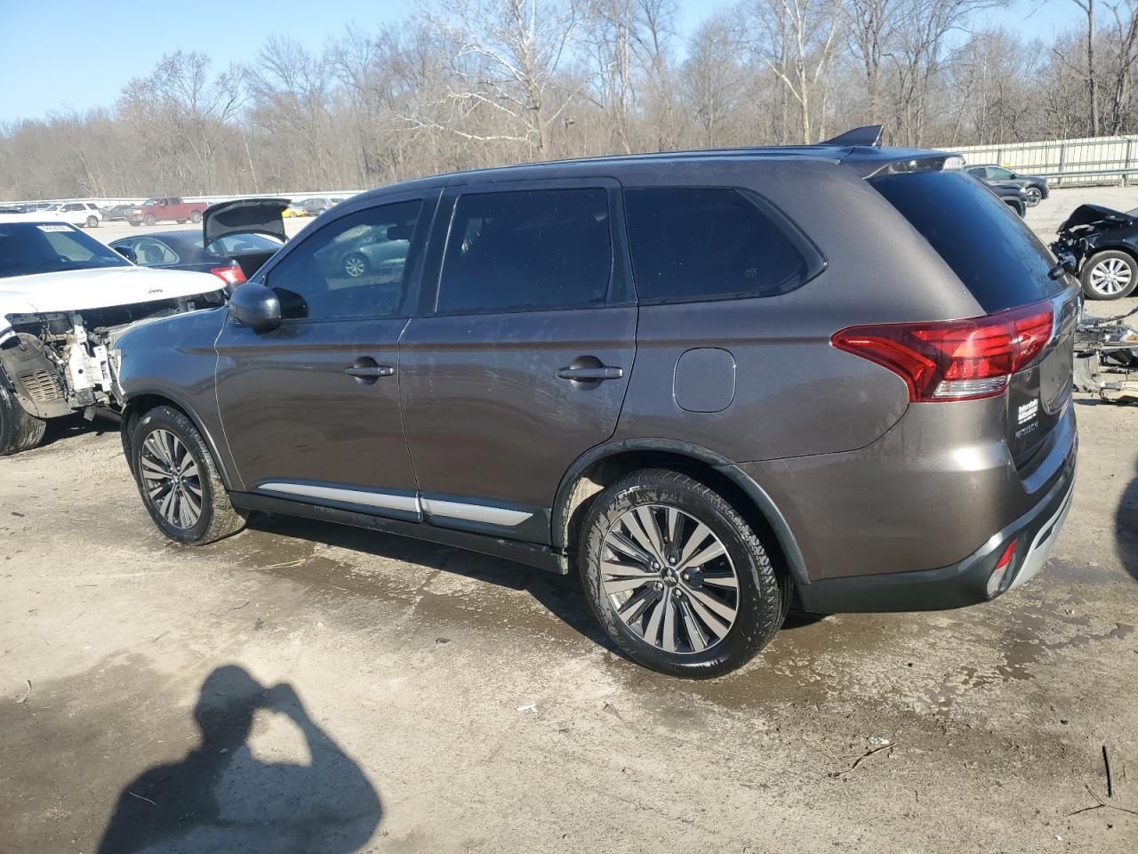 2019 Mitsubishi Outlander - Image 2