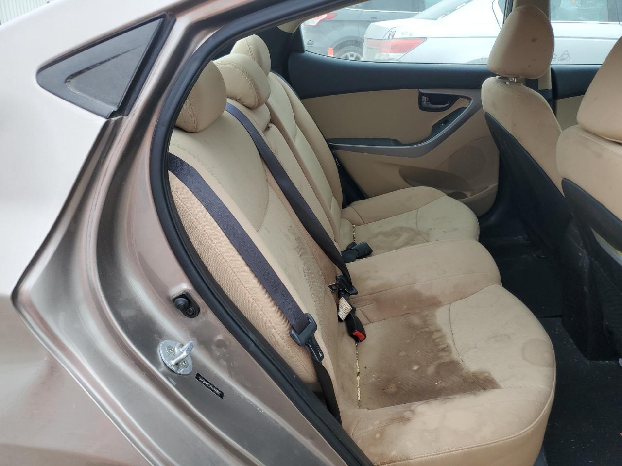 2013 Hyundai Elantra - Image 10