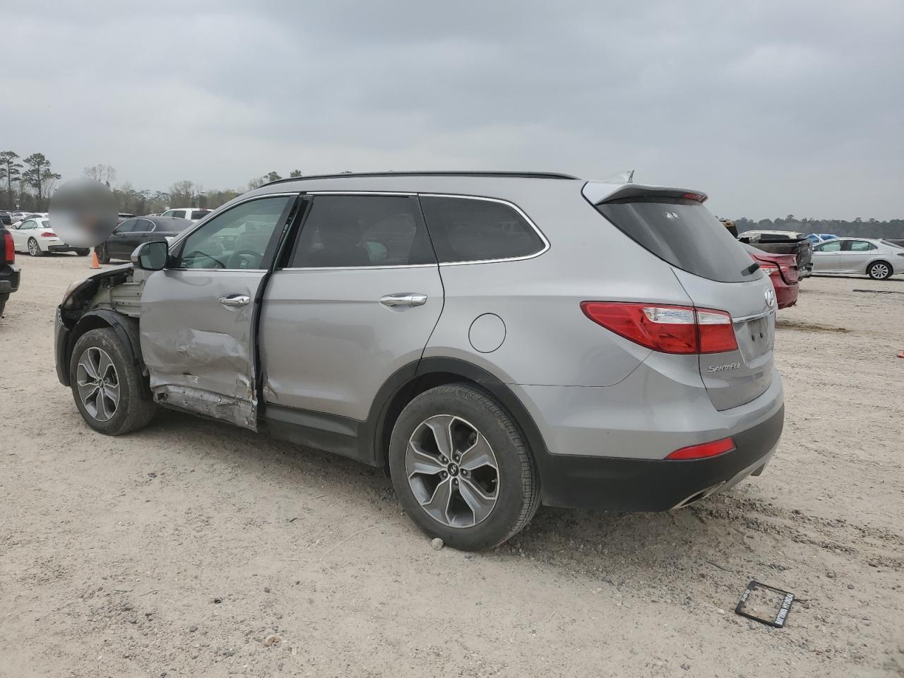 2016 Hyundai Santa Fe - Image 2