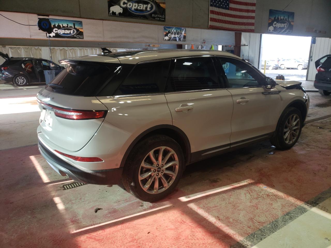 2022 Lincoln Corsair - Image 3