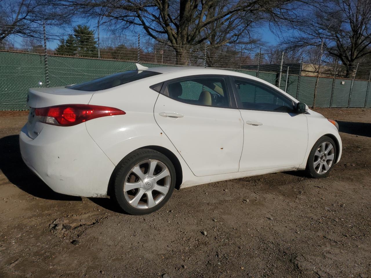 2013 Hyundai Elantra - Image 3