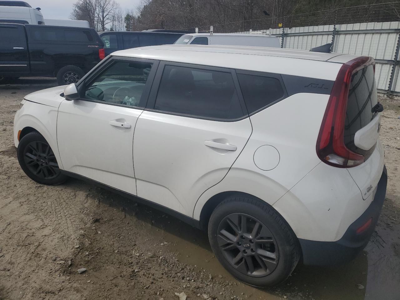 2020 Kia Soul - Image 2