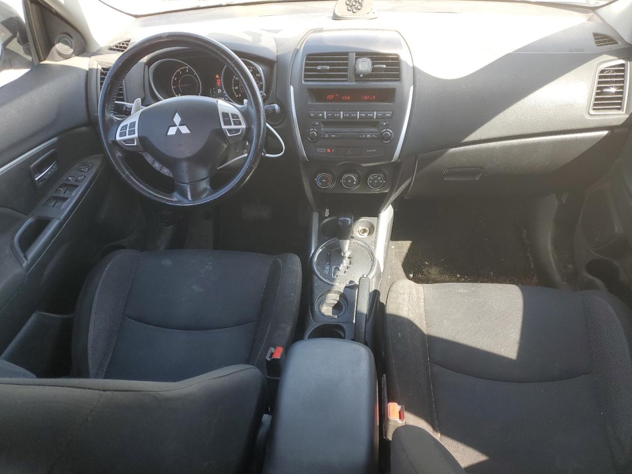 2011 Mitsubishi Outlander - Image 8