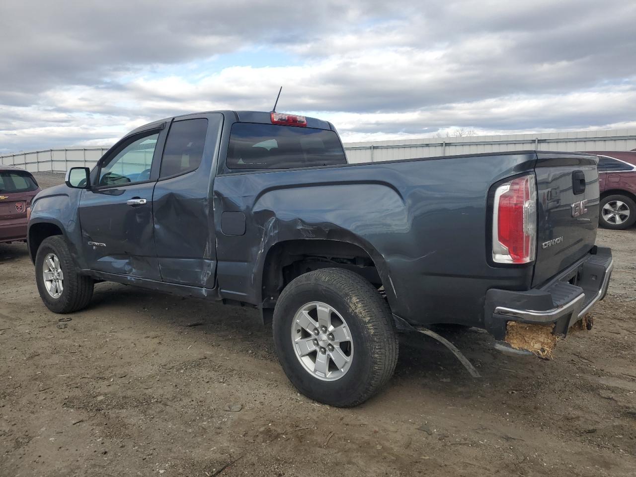 2015 GMC Canyon - Image 2