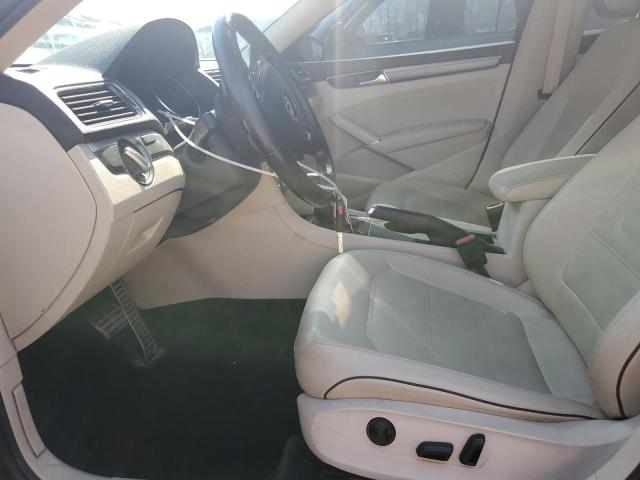  VOLKSWAGEN PASSAT 2018 Burgundy