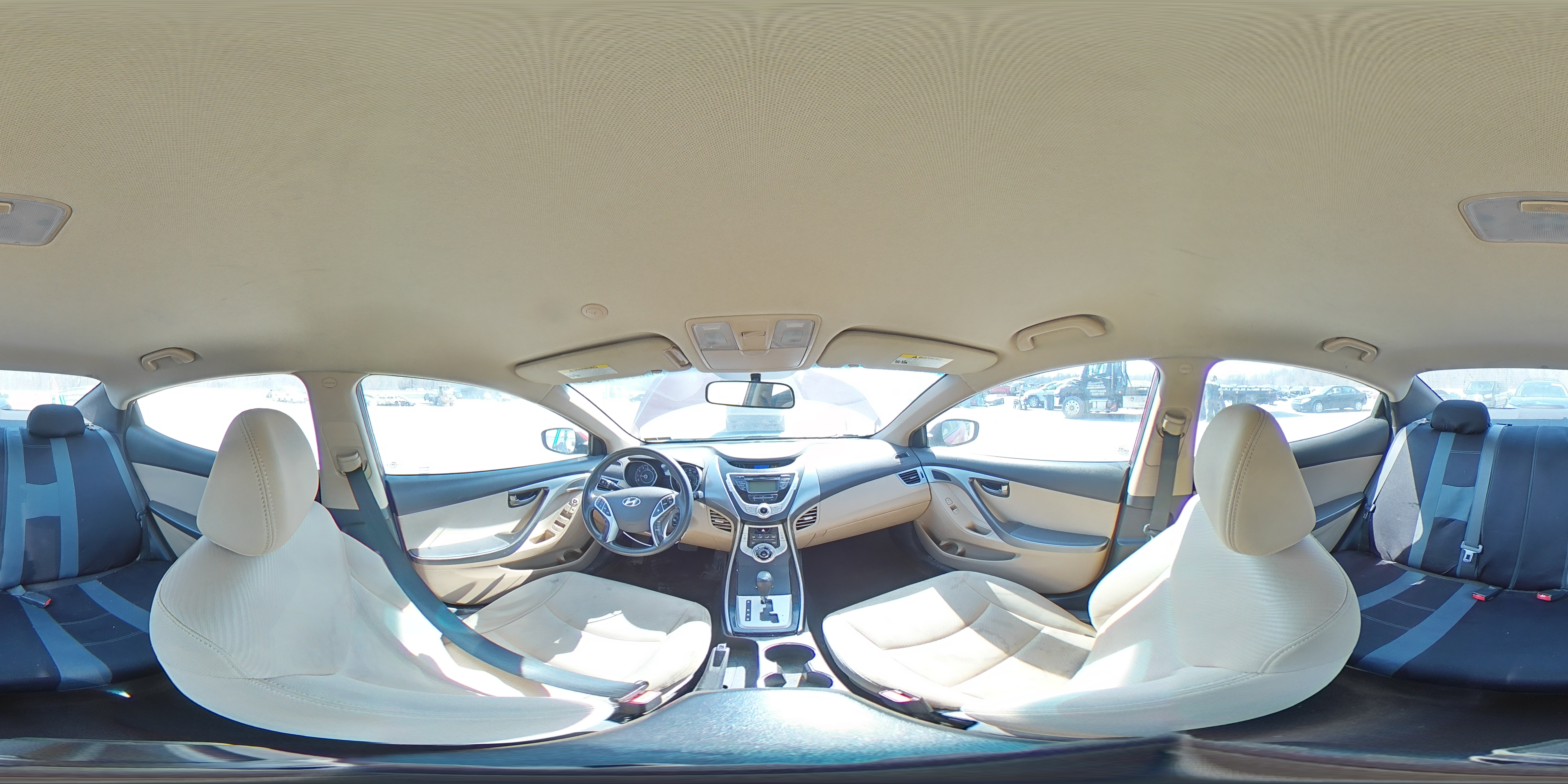 2011 Hyundai Elantra - Image 12