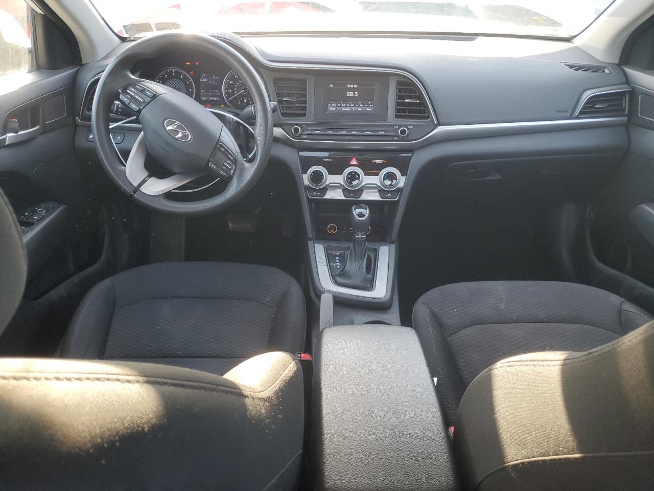 2019 Hyundai Elantra - Image 8