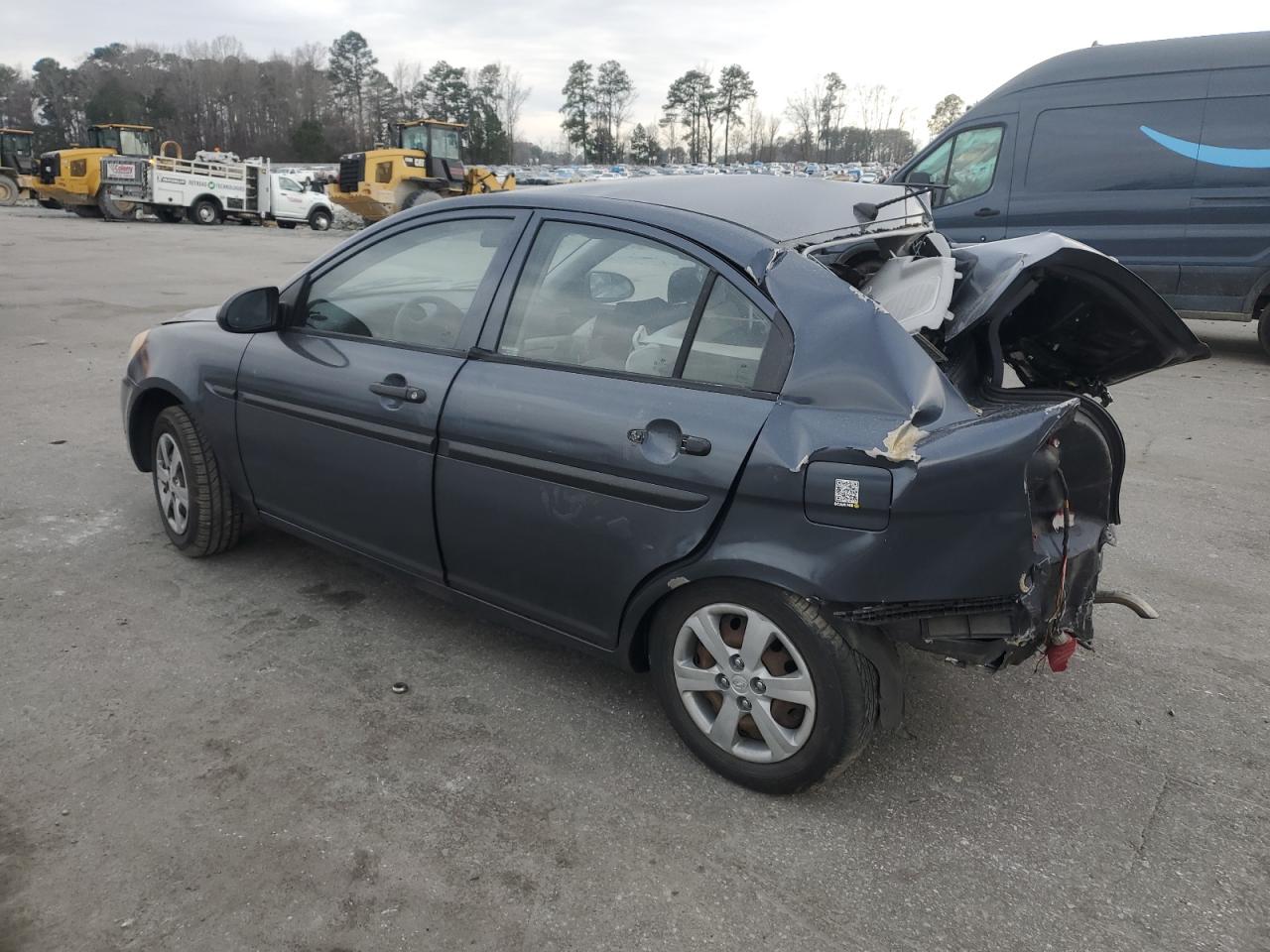 2009 Hyundai Accent - Image 2