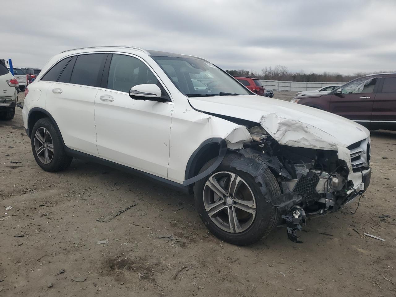 2016 Mercedes-Benz GLC - Image 4