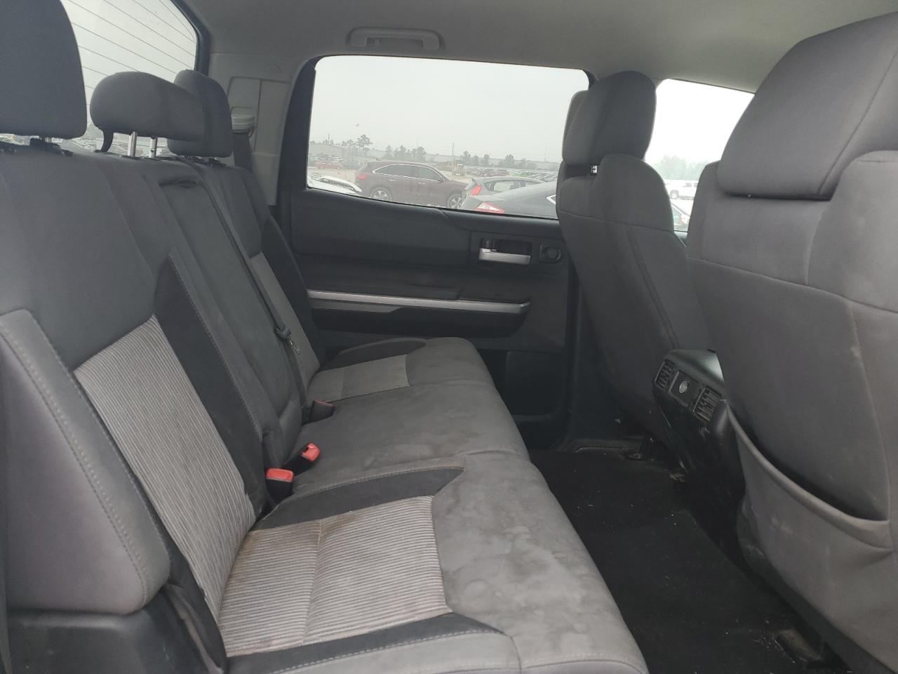 2014 Toyota Tundra - Image 10
