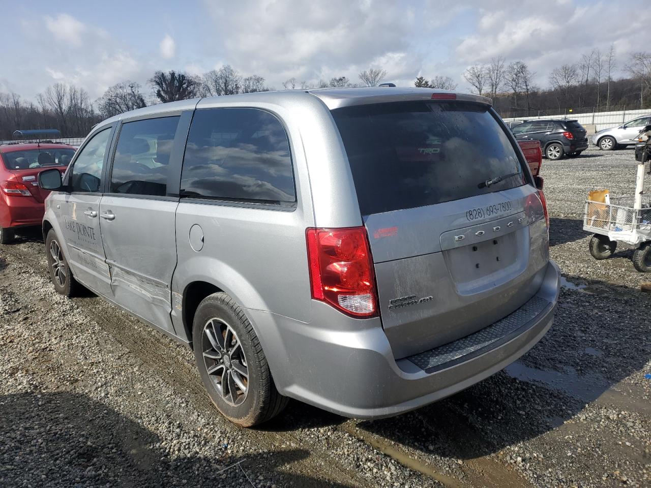 2014 Dodge Caravan - Image 2