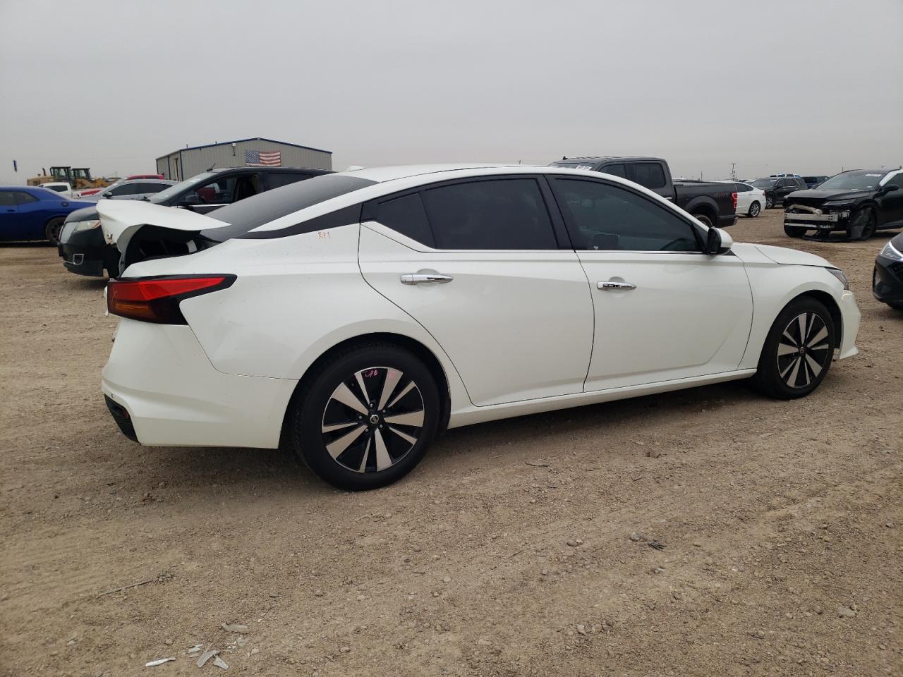 2021 Nissan Altima - Image 3