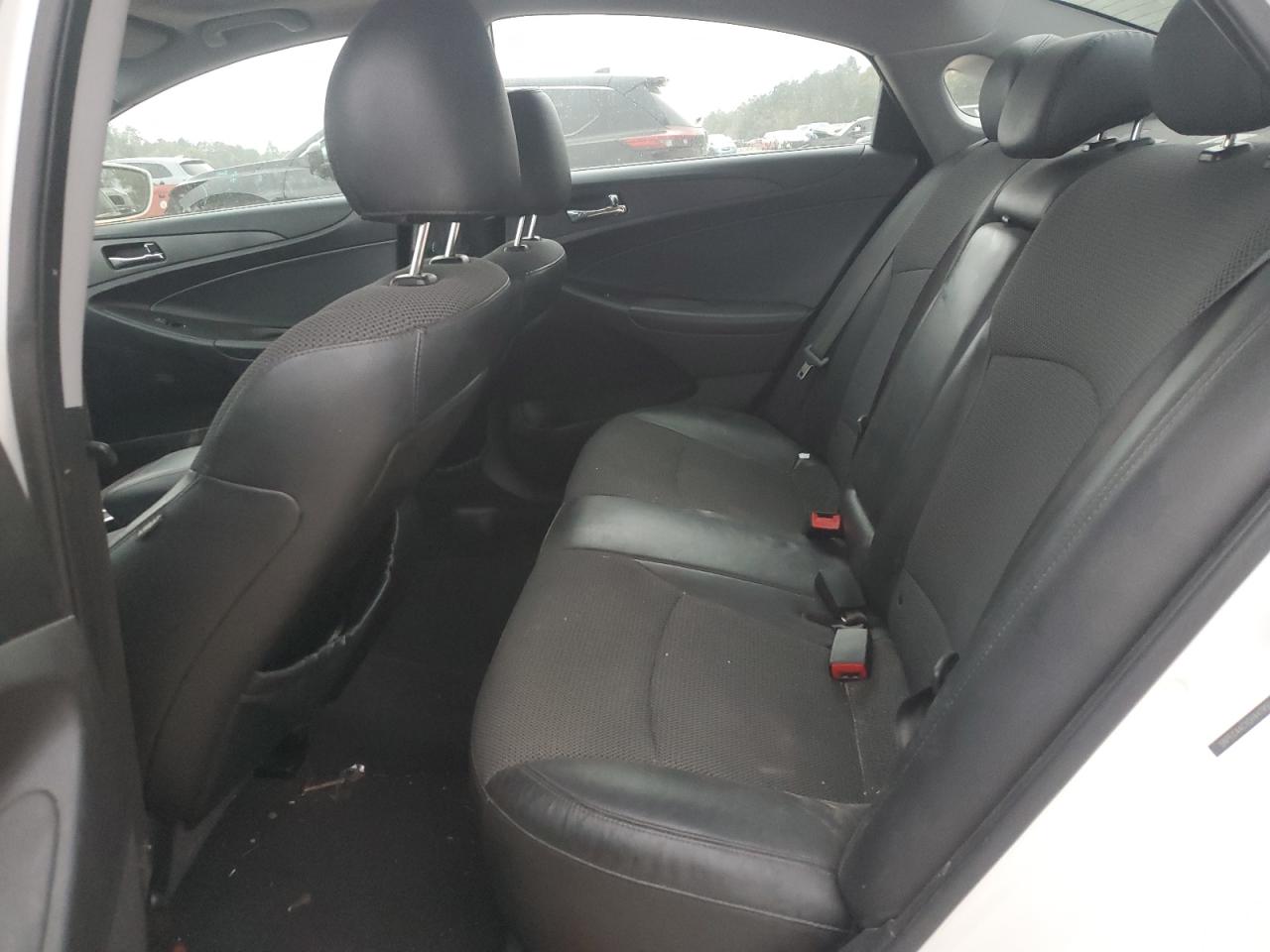 2012 Hyundai Sonata - Image 10