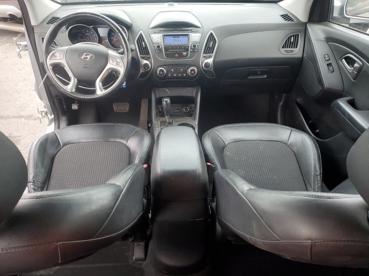 2011 Hyundai Tucson - Image 8