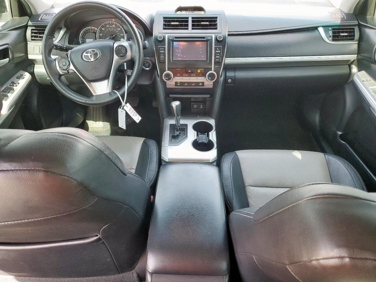 2014 Toyota Camry - Image 8