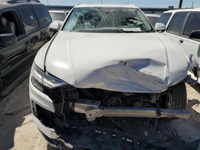  AUDI Q8 2021 Biały
