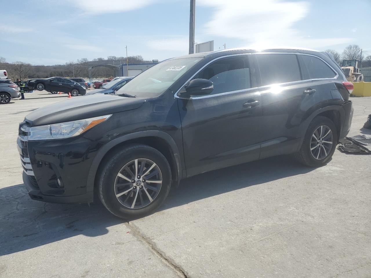 2019 Toyota Highlander - Image 1