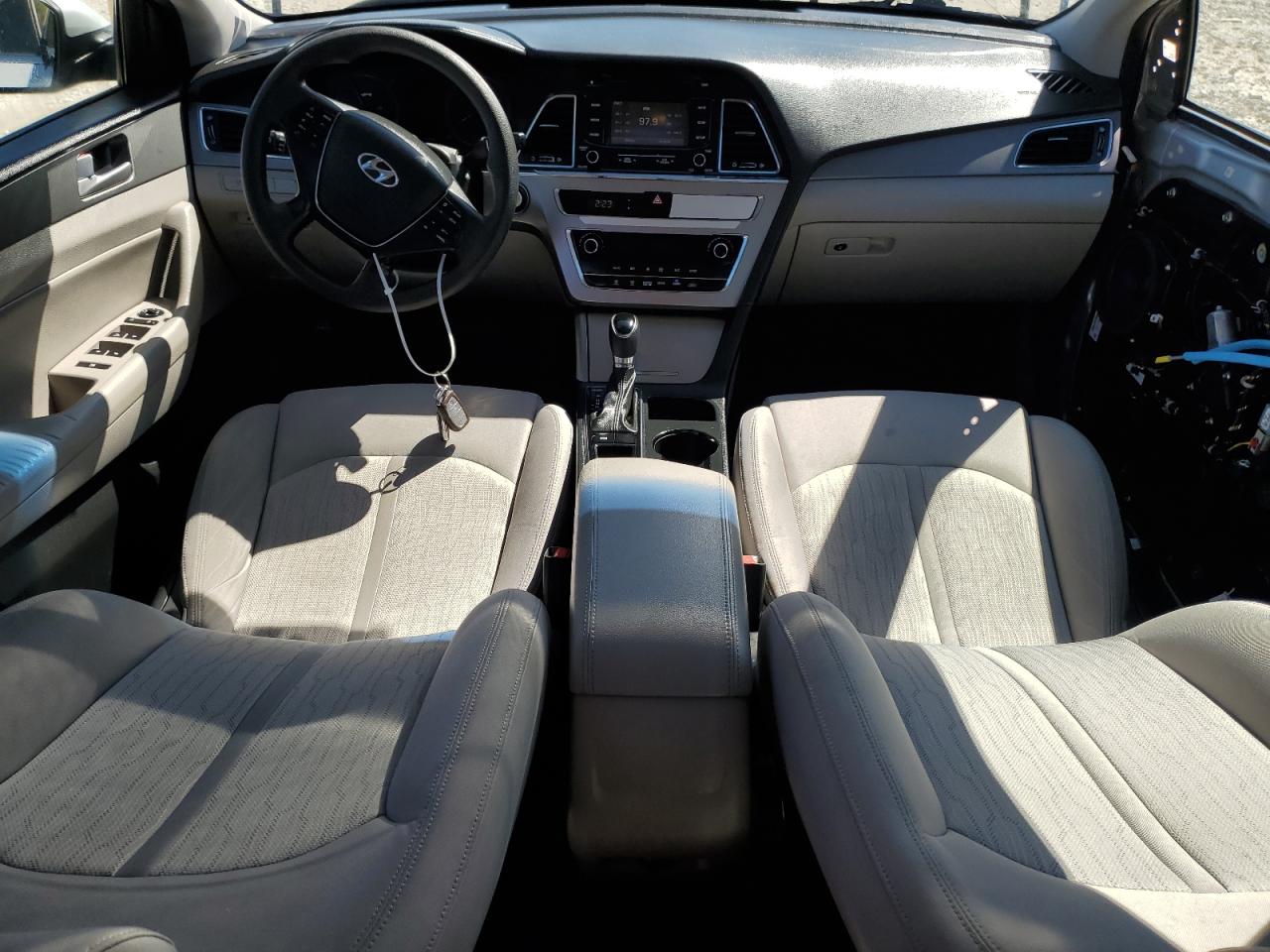 2016 Hyundai Sonata - Image 8