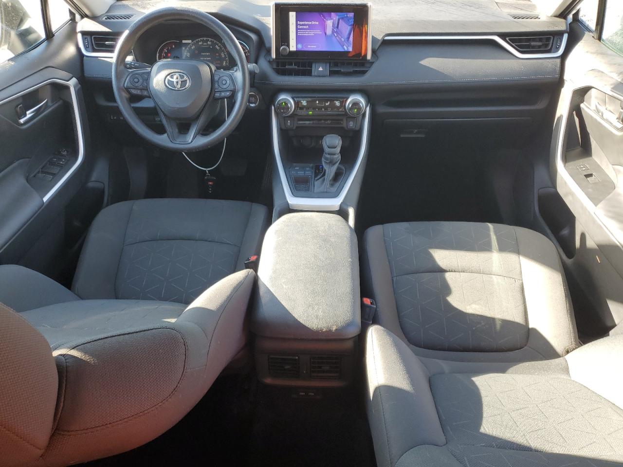 2024 Toyota RAV 4 - Image 8