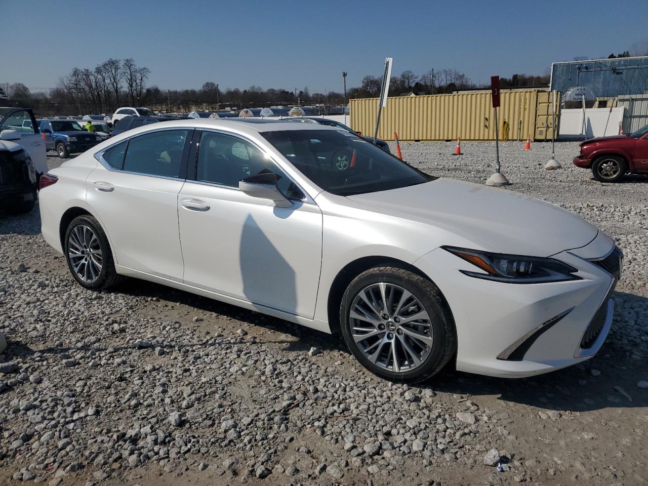 2021 Lexus ES - Image 4