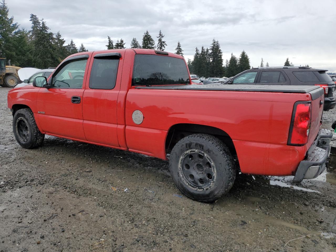 2006 Chevrolet Silverado - Image 2