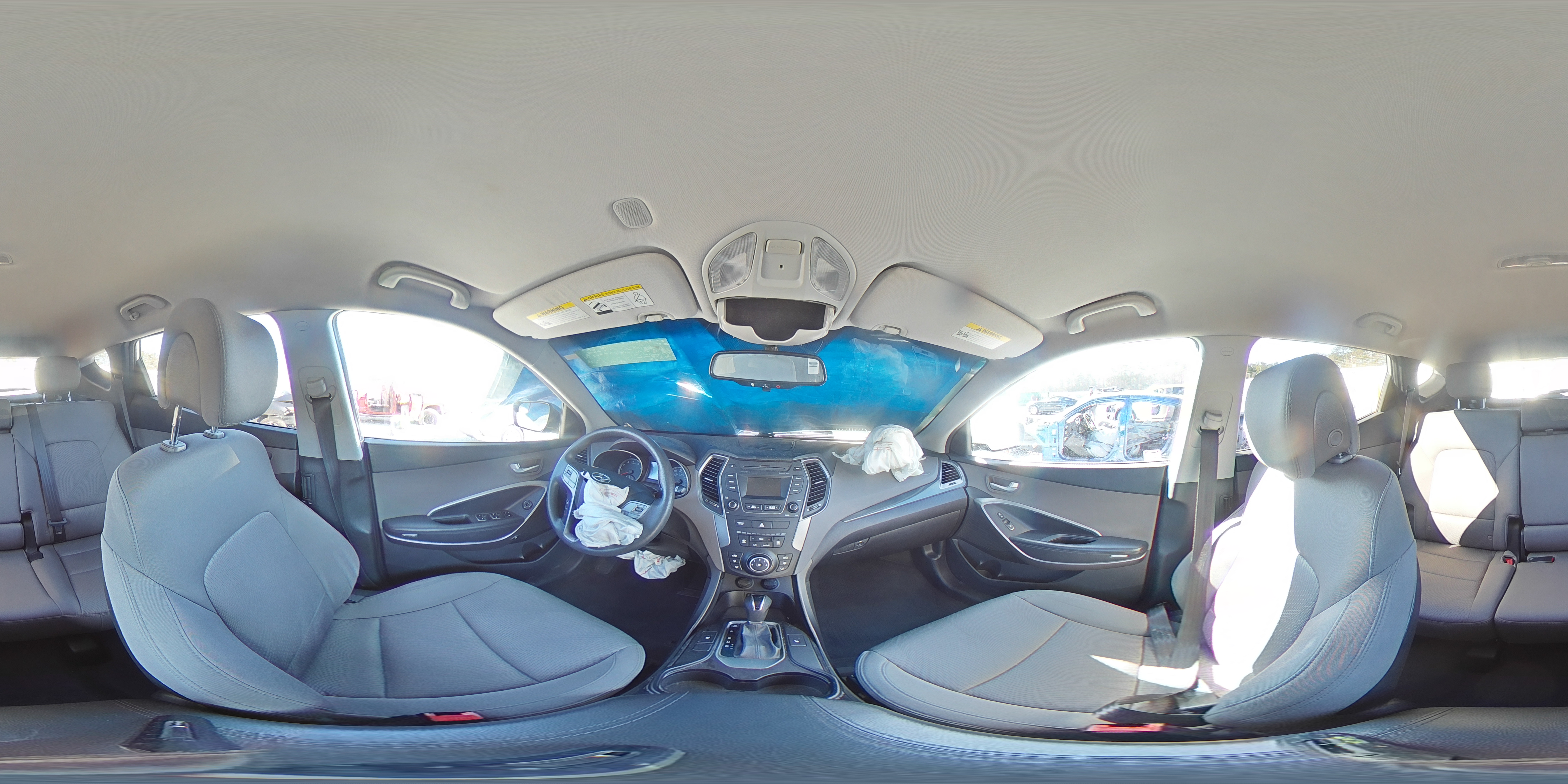 2016 Hyundai Santa Fe - Image 15