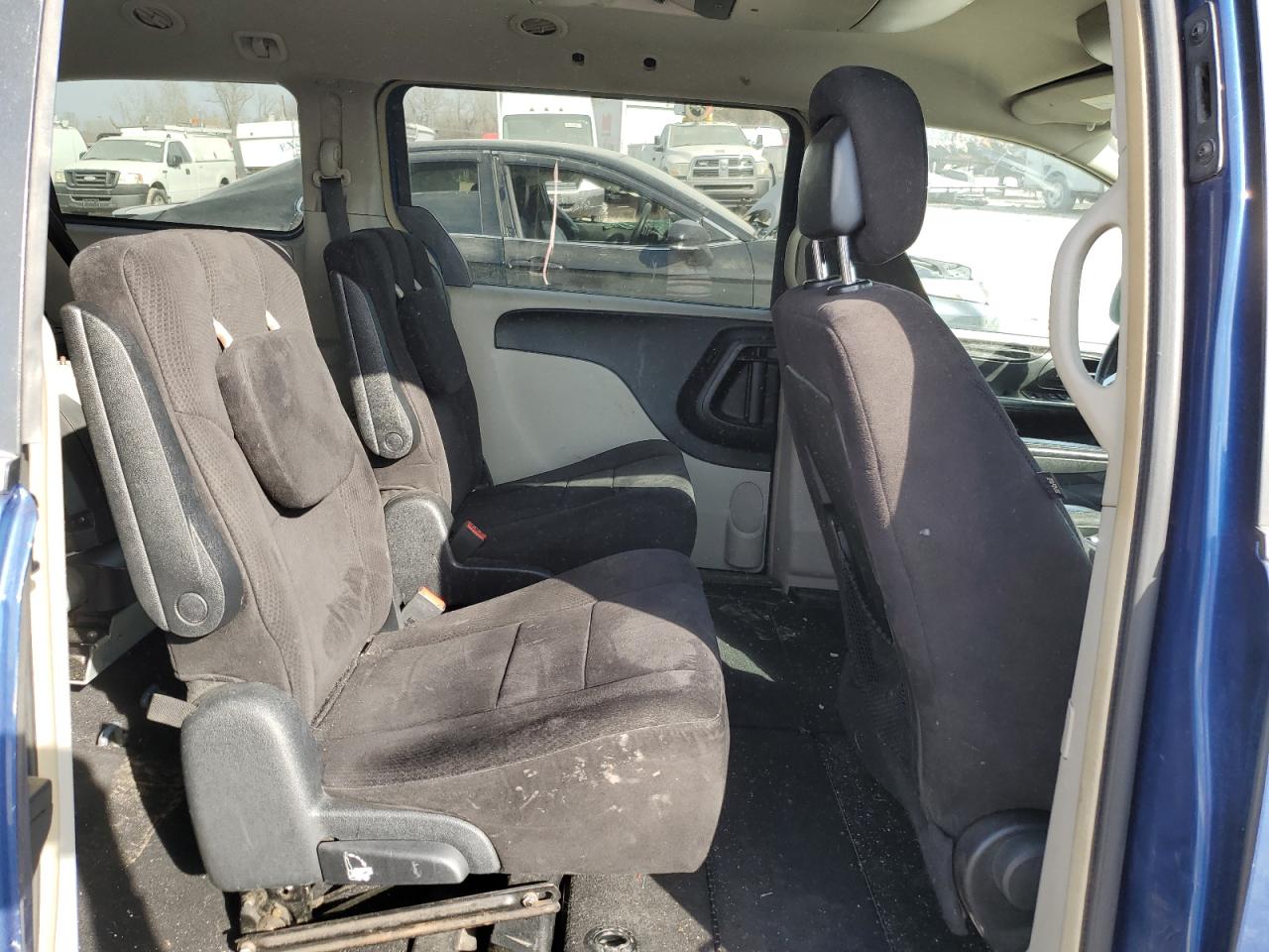 2011 Dodge Caravan - Image 11
