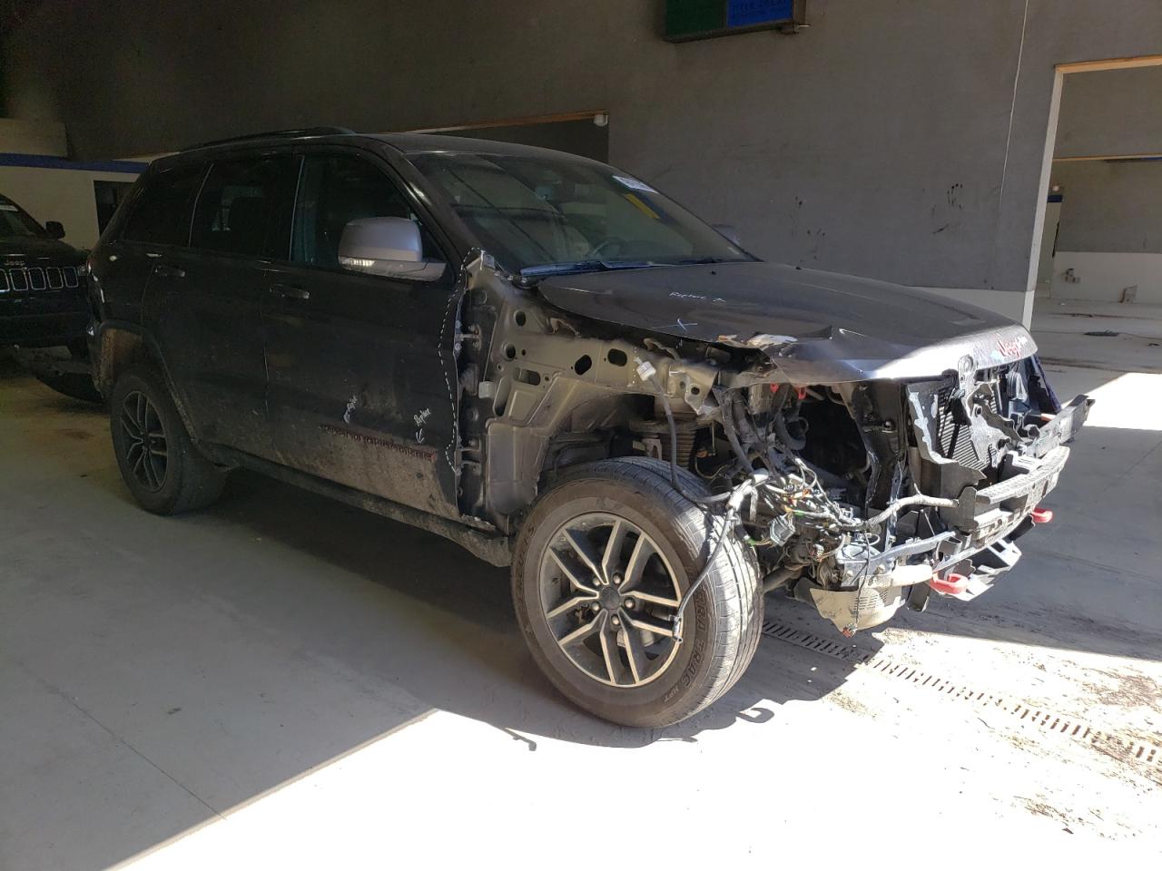 2019 Jeep Grand Cherokee - Image 4
