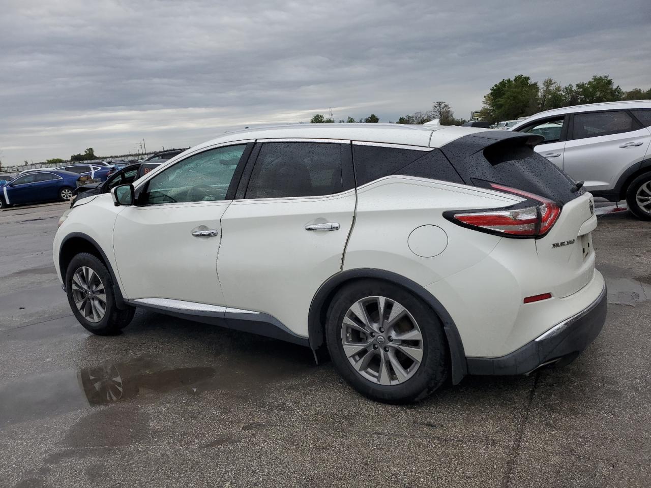 2015 Nissan Murano - Image 2