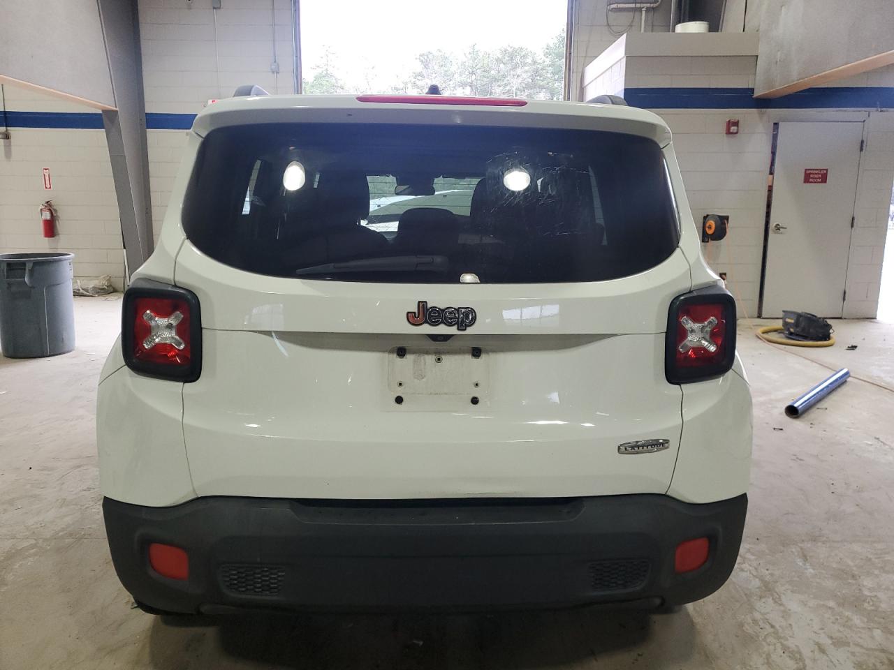 2015 Jeep Renegade - Image 6