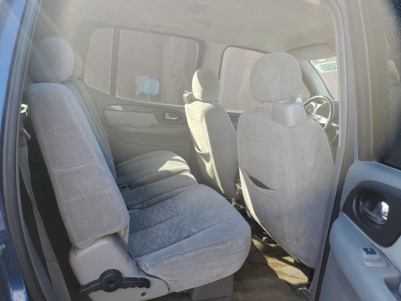 2006 GMC Envoy - Image 11