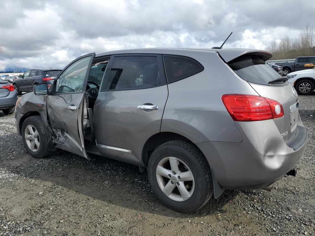 2013 Nissan Rogue - Image 2