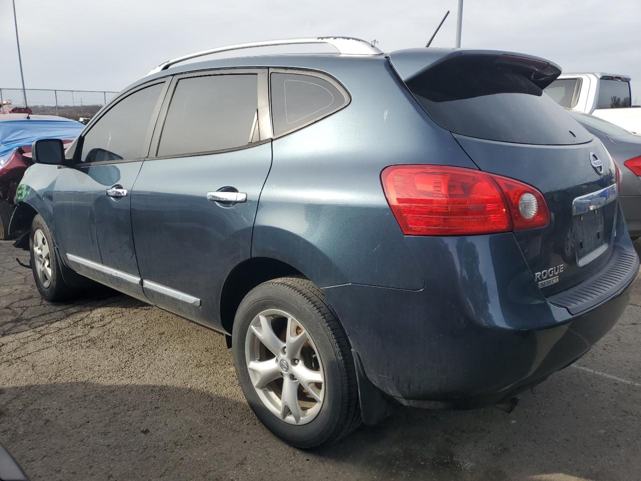 2014 Nissan Rogue - Image 2