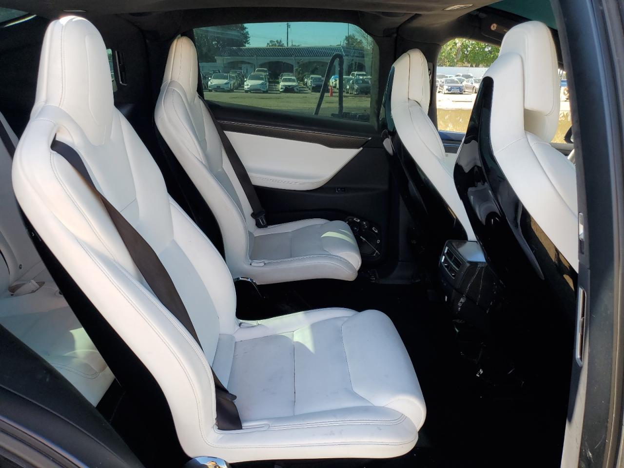 2017 Tesla Model X VIN: 5YJXCBE26HF044027 Lot: 47975195