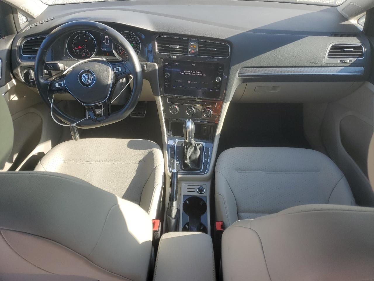 2018 Volkswagen Golf - Image 8