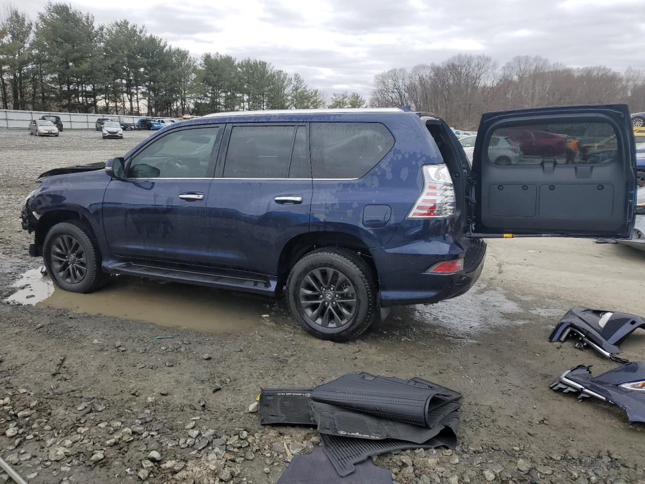 2023 Lexus GX - Image 2