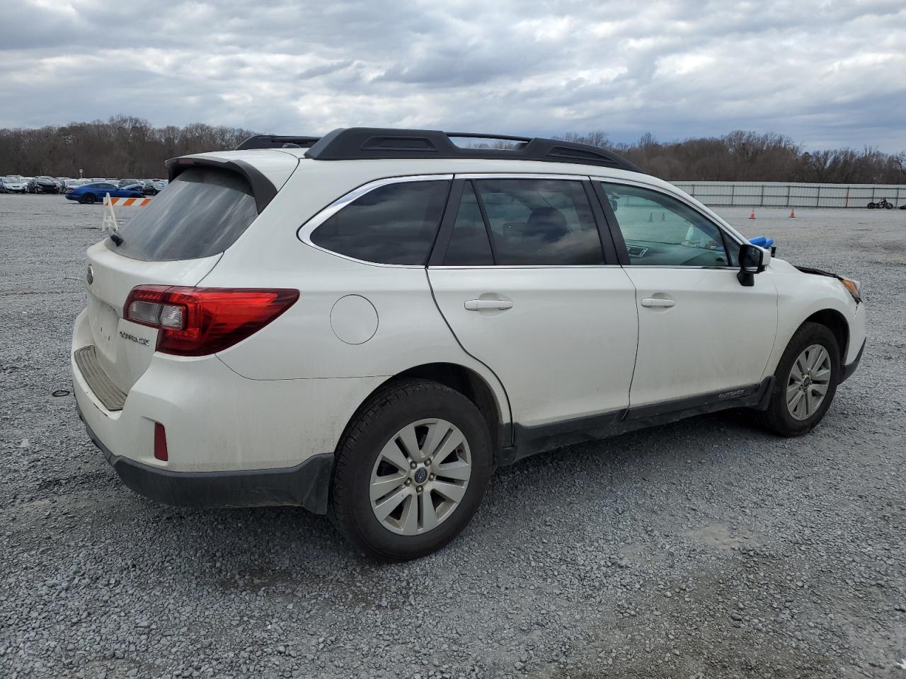 2015 Subaru Outback - Image 3