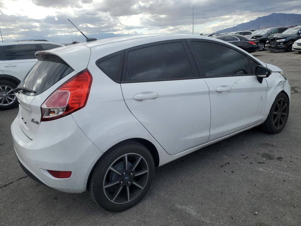 2015 Ford Fiesta - Image 3