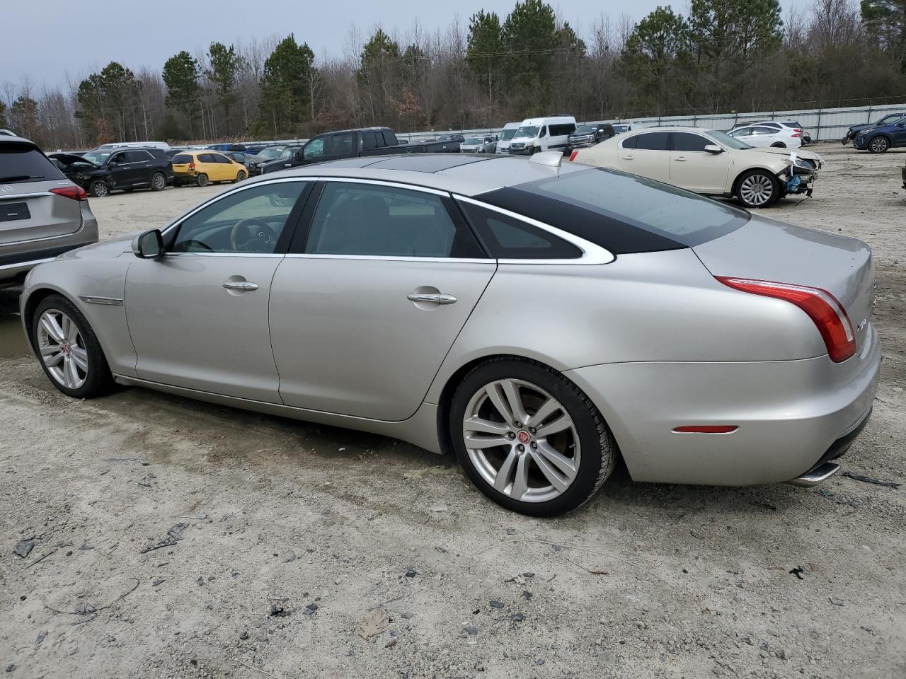 2017 Jaguar XJ - Image 2
