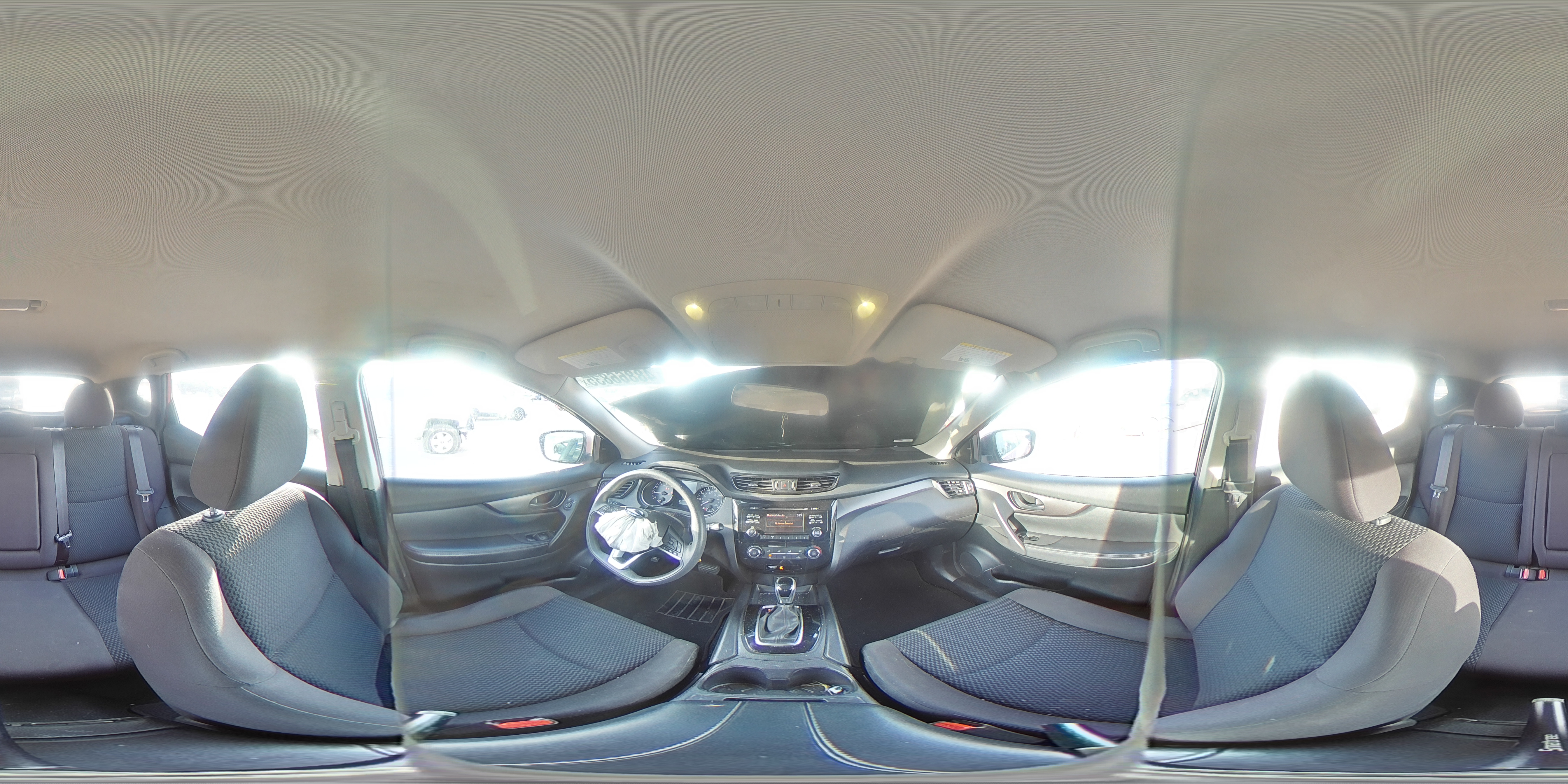 2018 Nissan Rogue - Image 13