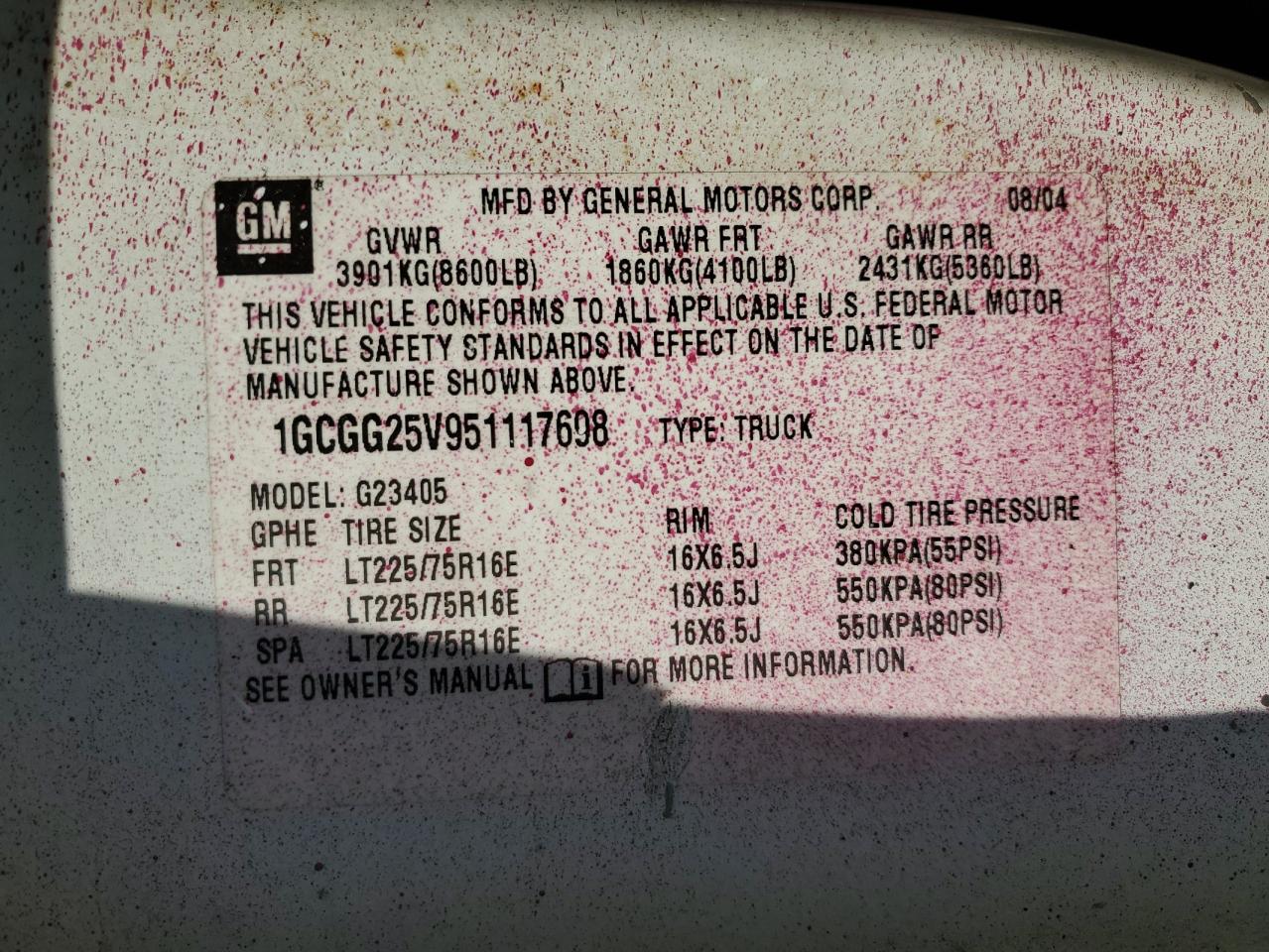 2005 Chevrolet Express - Image 13