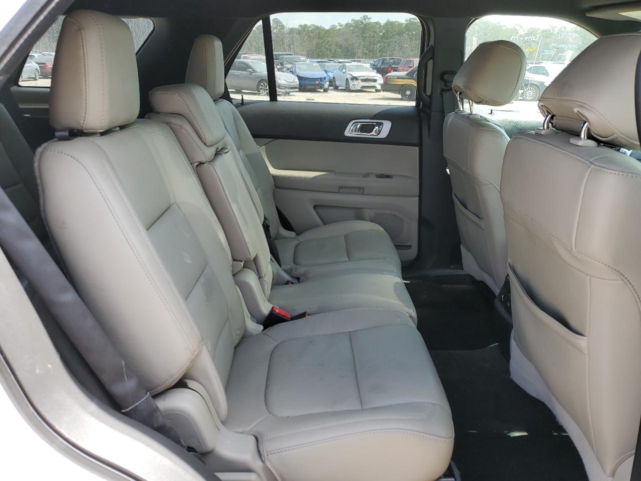 2015 Ford Explorer - Image 11