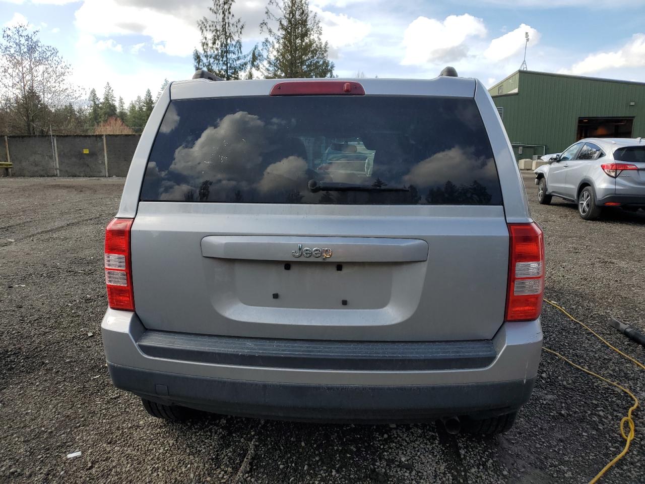 2014 Jeep Liberty (Patriot) - Image 6